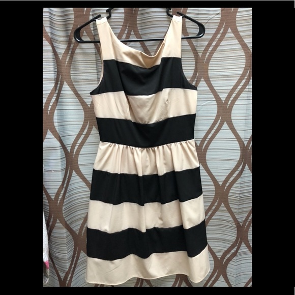 ADORABLE stripped dress! ♥️ - Picture 1 of 5